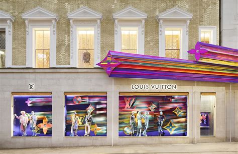 vitrine louis vuitton londres|D.